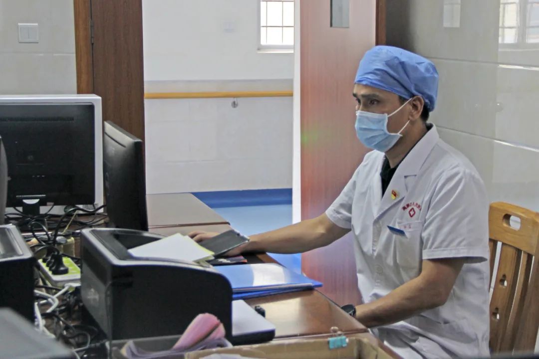 身边榜样丨妇产科里的男医生张旗炘:以医学技术创新,打破性别偏见