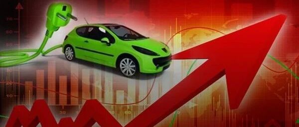 躁动！新能源汽车卖爆了，全年销量大超预期！苹果造车曝出"绯闻"，A股万亿巨头现身，到底啥情况？