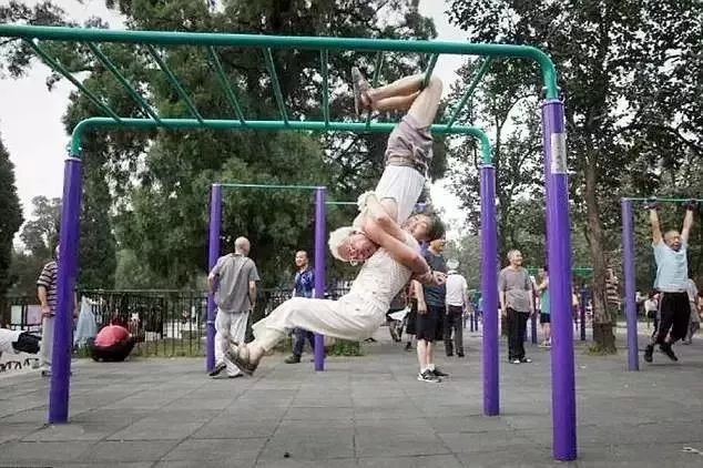 老年人公園健身能可怕到什麼程度？ 運動 第6張