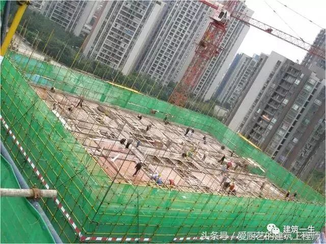 钢管架式脚手悬挑规范_悬挑式钢管脚手架_钢管悬挑脚手架施工方案