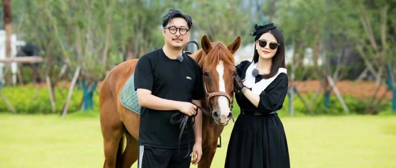 王岳伦凌晨官宣离婚，透露李湘有新男友，曾与神秘男子穿情侣装