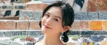 谢娜怀二胎？穿长裙难掩隆起腹部，吃火锅不吃辣改清汤锅，还改认证疑将退出快本？