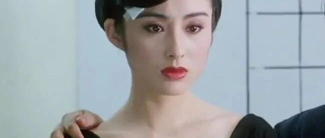 53岁张敏已婚？穿睡衣被老公强迫直播惹争议，当事人回应来了！