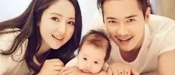 高云翔带女儿现身董璇餐厅，剃寸头被误认是餐厅经理， 网友猜测两人复婚有望？