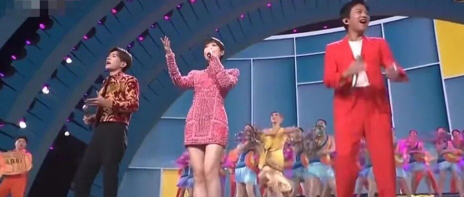 细数春晚亮点！撒贝宁机智救场，邓超全程兴奋，马凡舒颜值惊艳......