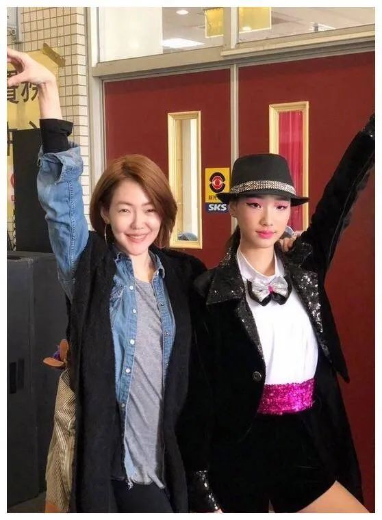 小S女儿将以演员身份出道，还是当女主，知名女星给她做配护航！