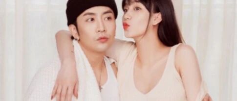 34岁男星官宣结婚生子！与小11岁妻子生下双胞胎女儿，公开晒全家福秀幸福