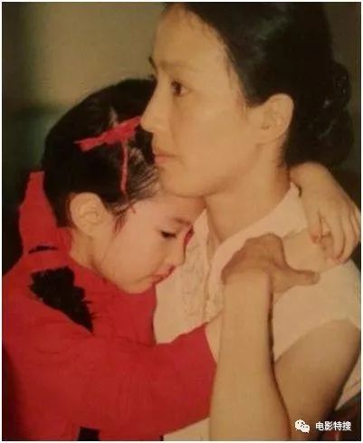 劉亦菲與媽媽同框現身，網友：媽媽超有氣質，顏值居然比女兒還搶鏡！ 娛樂 第36張