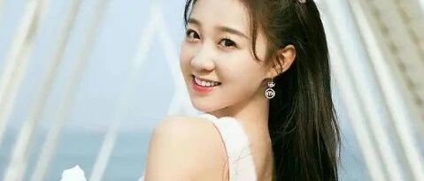 李子璇和神秘男子同回酒店，女方曾和王一博传绯闻！