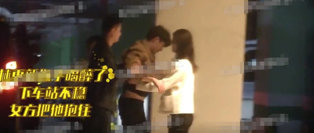 林更新携女友回家同居？主动为对方提重物，女方长相清纯颜值高