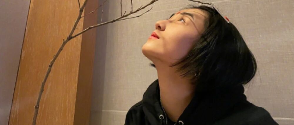 张子枫在《向往5》仍没太大综艺感，整个过程有点尴尬，被网友吐槽赚钱太轻松?