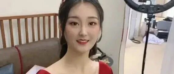 陈亚男宣布要离婚！自愿归还所有彩礼给大衣哥，还透露不久前被绑架！