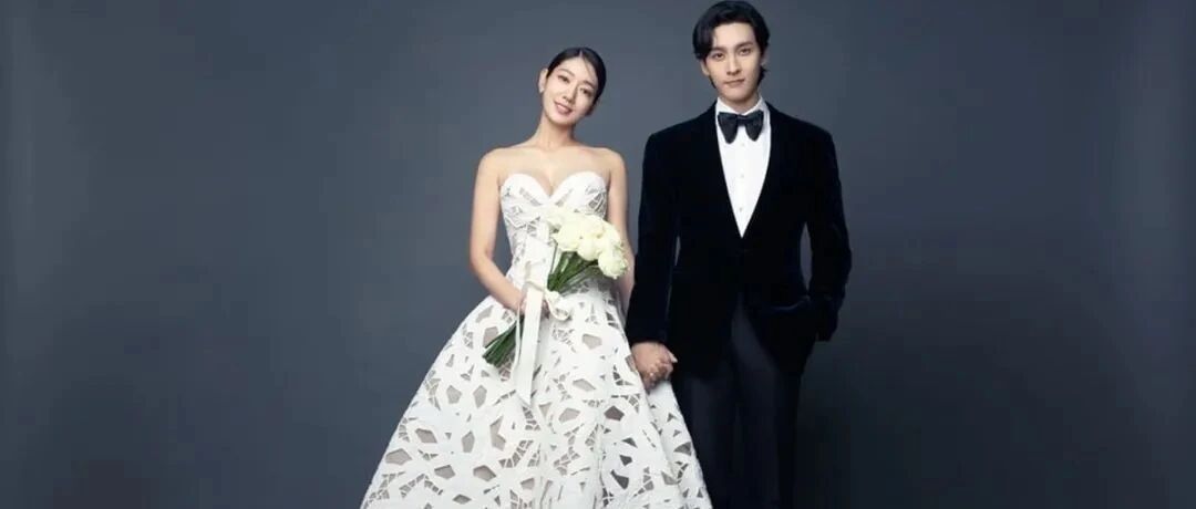 韩女神婚礼细节曝光，新人宣誓热吻感动含泪，女方5个月孕肚明显！