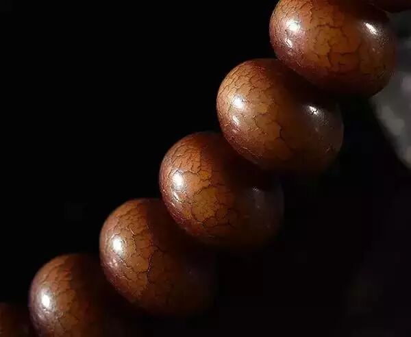 几十块一串的菩提根竟然可以盘出十几种不同的颜色简直美炸了