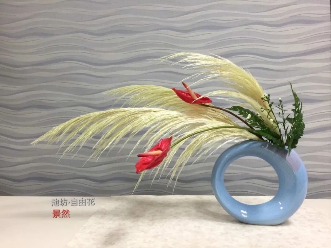 全日本华人花艺协会为双节献礼 掬月弄花之 秋韵插花 线上作品展 中文万事通 微信公众号文章阅读 Wemp