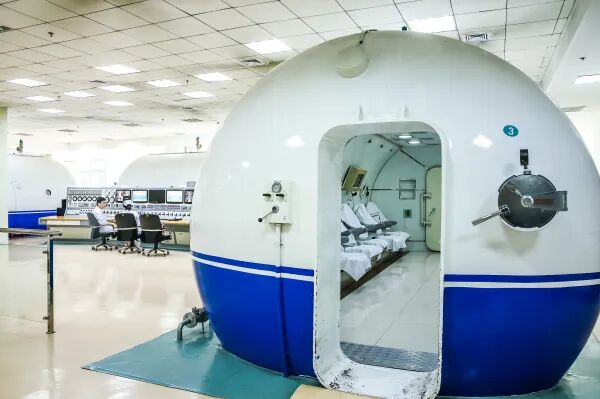 为什么医院的氧气好“阳过”后胸闷气短、脑雾还失眠，可以来燕达医院高压氧科_https://www.jmylbn.com_新闻资讯_第8张