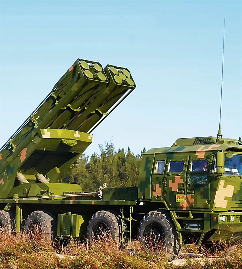 远箱火打击分队实施模拟打击。