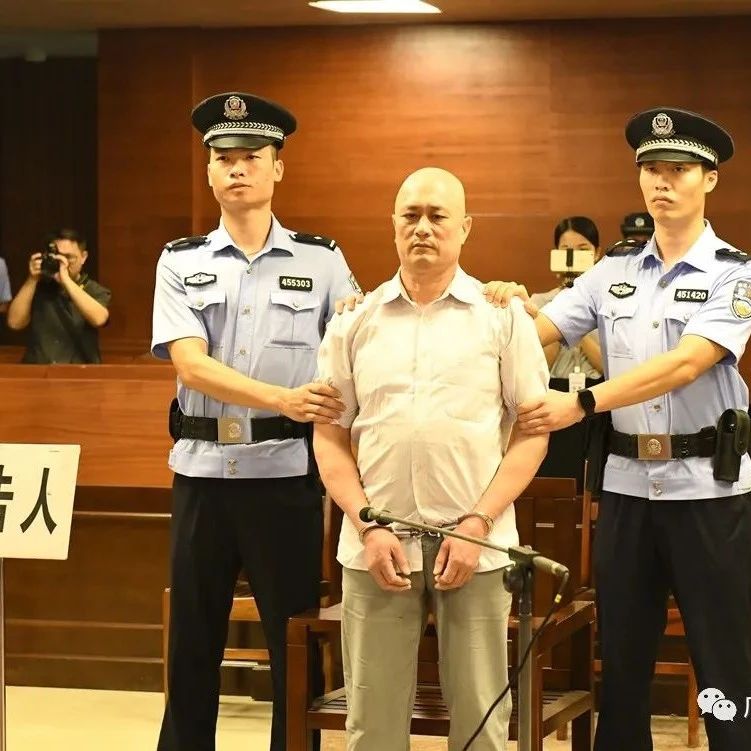 执行死刑！男子酒驾撞人拖行1公里致死