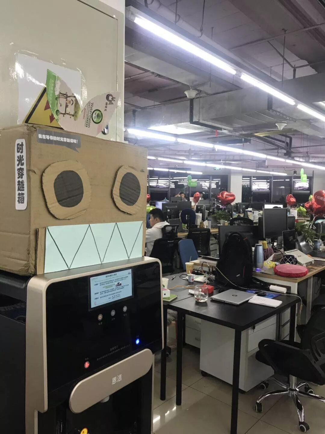 彩虹大陆是彩虹岛手游吗_彩虹是什么意思啊_风雨彩虹铿锵玫瑰意思