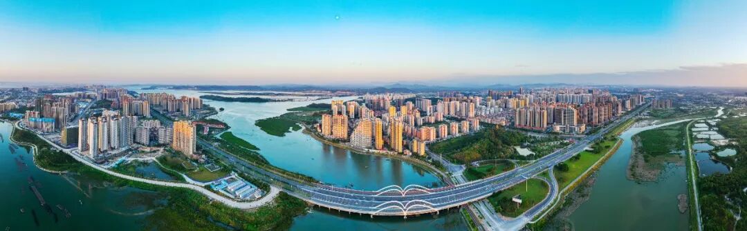 城在海中，海在城中——防城港市全景图。罗(5802741)-20260127181319.jpg