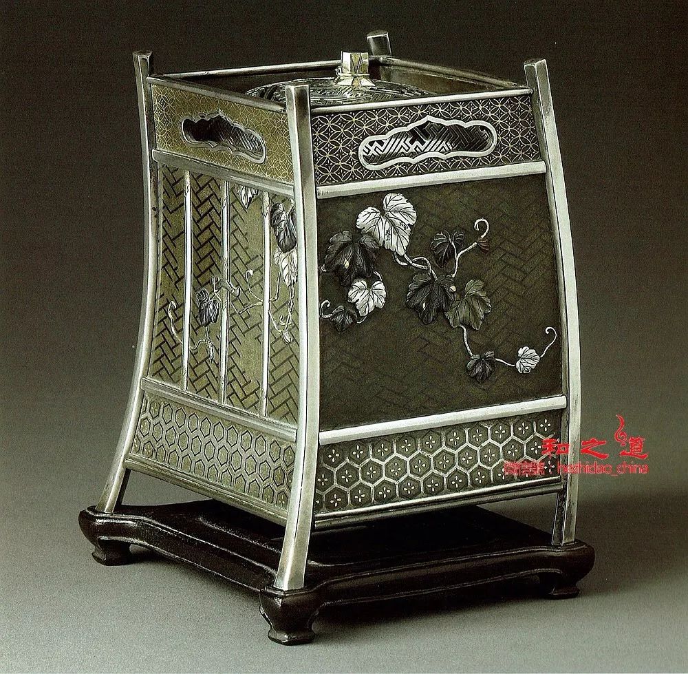 香爐，明治金工長谷川摄津掾晴定作古銅製，極細工，高11cm幅20cm