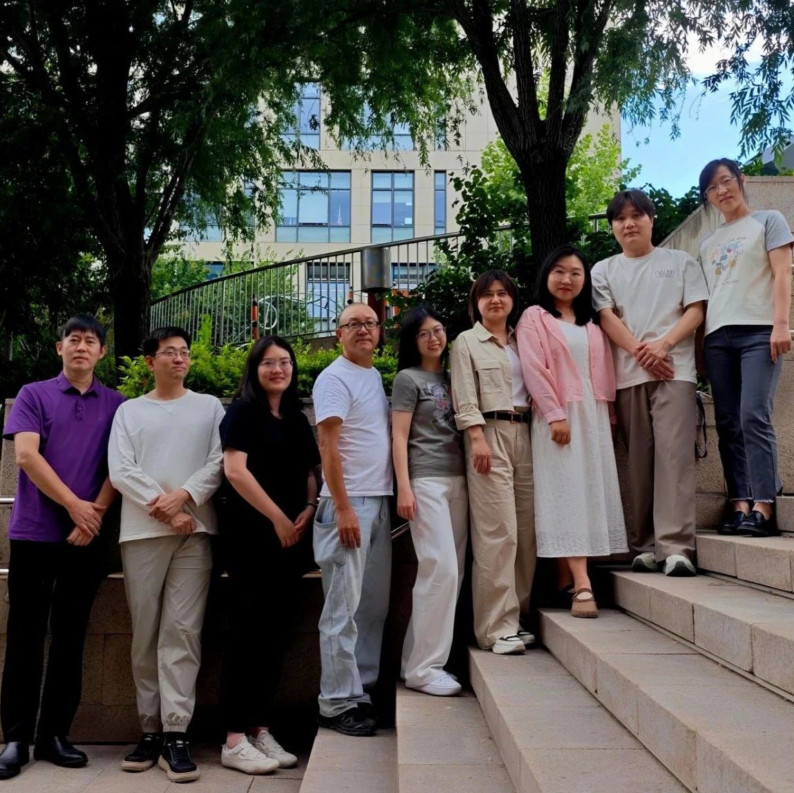 【咖啡时光】尹东：堵不住的AI，不如引导学生用好它 | 北京市海淀区稻香湖学校的一份暑假作业背后的语文突围