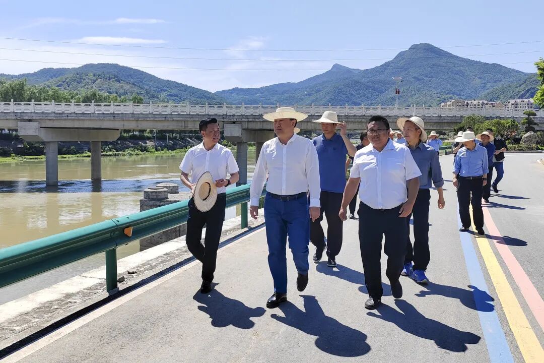 朱守疆一行赴保康县开展沮漳河流域水环境保护区域协同立法调研