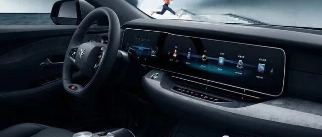 汽车大产业时代，自动驾驶、智能AI应用和高精度地图一个都不能少