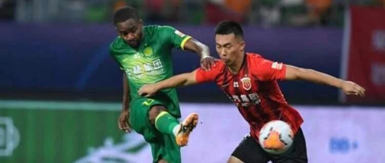 国安对阵上港，或是绿肥红瘦