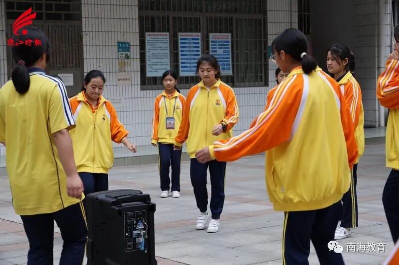 南海区委书记顾耀辉探望南海艺高西藏班学子送上节日祝福