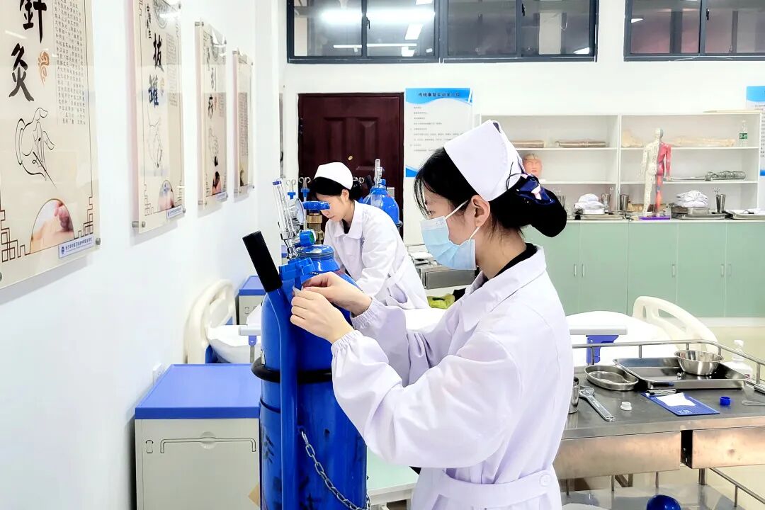 长沙华中医卫中等职业学校护理专业介绍