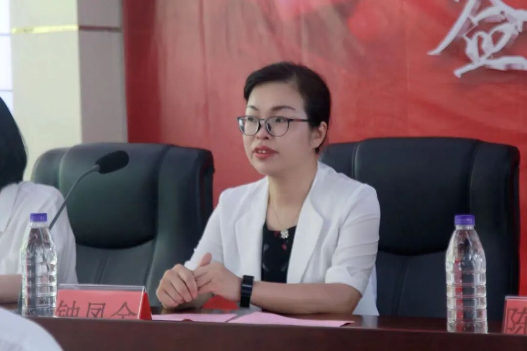 У����� ����ְ�̷�չ����<a href=http://www.555edu.net/school-482/ target=_blank class=infotextkey>��Դ�ظ߼�ְҵ��ѧ</a>���������˲�У�����ǩԼ��ʽ