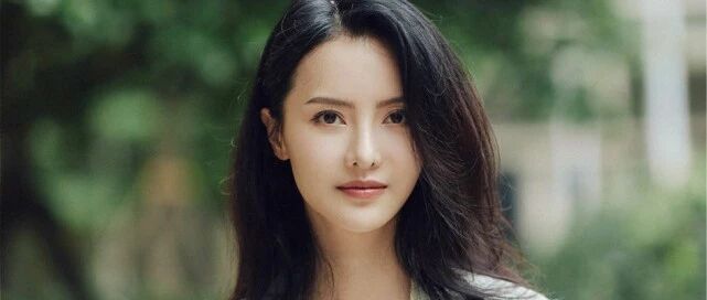 公开恋情时全网好评，如今却让人大跌眼镜，只是情侣吵架？