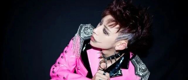 小鬼风格越来越难懂了，朋克造型引热议，这造型真不会做噩梦吗？