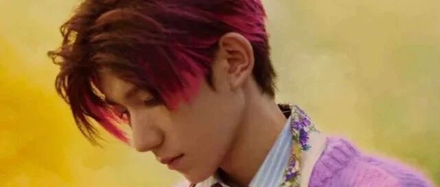 王源童年照片曝光，等比例长大的小孩子，小时候就很可爱