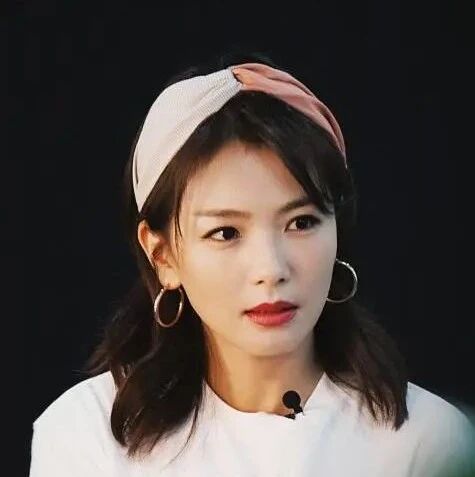 刘涛微博引发猜测，澄清后网友仍疑惑，王珂发长文回应