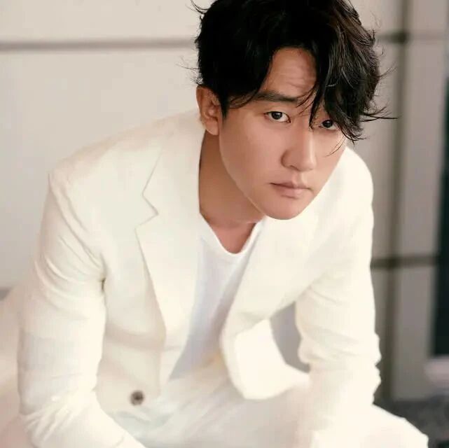 被拍到后迅速承认恋情，粉丝送祝福：大大方方承认就行