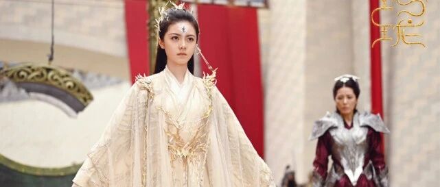 她被说是新一任国民闺女，新剧却扑的很惨，问题出在哪里？