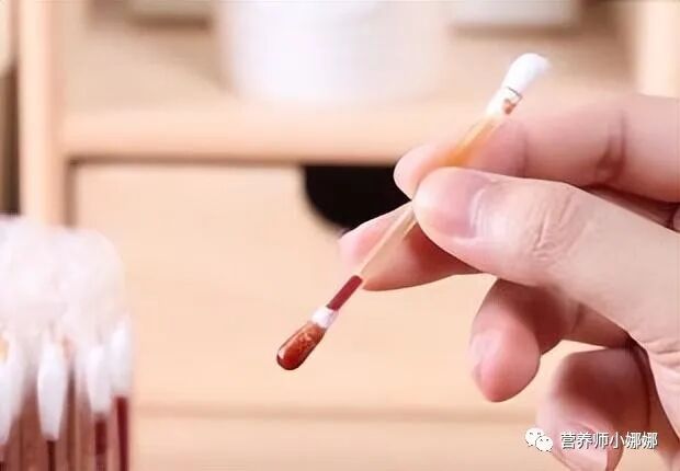 医用长棉签 怎么用医用棉签和普通棉签有什么区别？都能用来处理伤口吗？涨知识了_https://www.jmylbn.com_新闻资讯_第7张