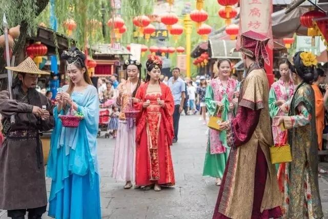 桥的旅游景点_二十四桥是哪个景点_桥上景观