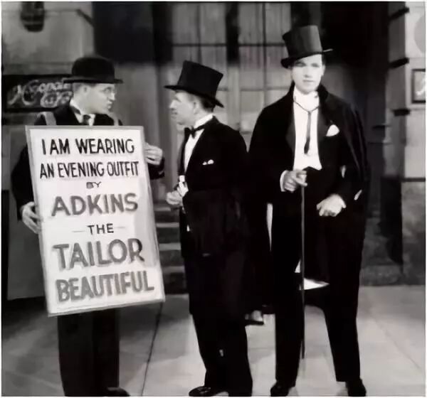 給你們介紹一個缺門牙的服裝設計師