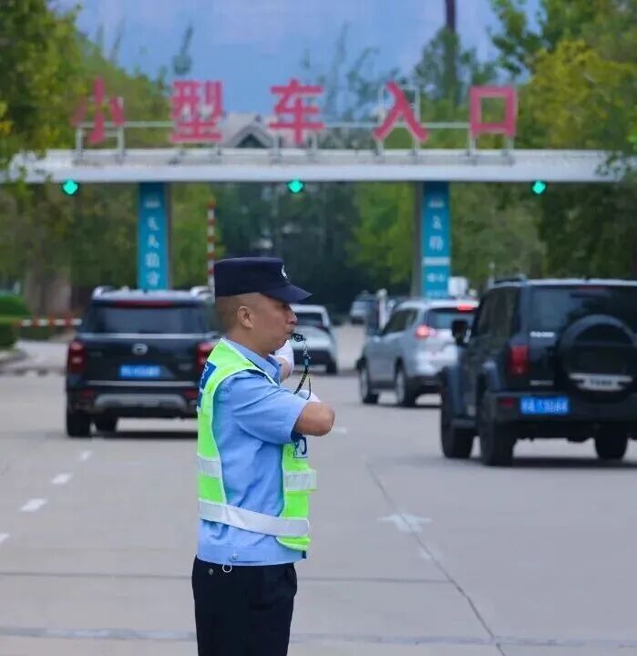 相机afc是什么意思下水捞相机、下雨送雨衣……游客点赞：焦作太暖了！_https://www.jmylbn.com_新闻资讯_第10张