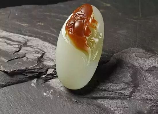 和田玉为什么比翡翠耐摔？原来是因为这个！