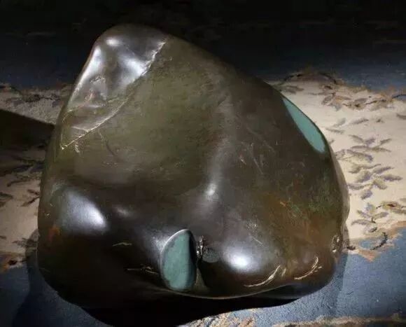 新疆惊现蓝色和田玉，全国仅此一块？专家：确有蓝玉，品种丰富！