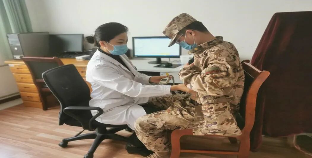 动态心电图自己怎么记录动态心电图——捕捉心脏跳动的“守护者”_https://www.jmylbn.com_新闻资讯_第2张