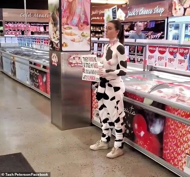 女子一丝不挂冲进LV店，浑身“鲜血淋漓”，竟然是为了……（组图） - 11