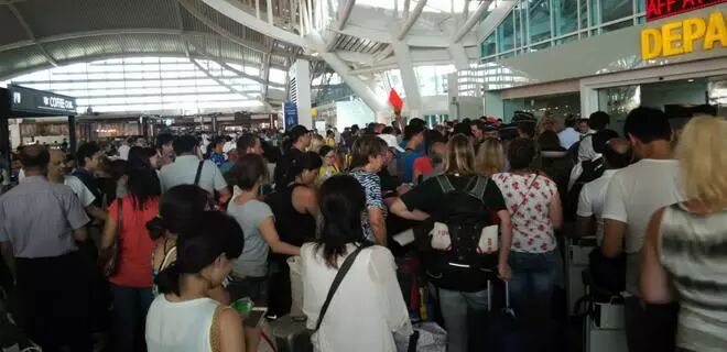 恐怖災難來臨，1.7萬中國人被困，天崩地裂人人絕望！這時，天空「轟隆隆「飛來6架大飛機，把人們都看呆了！ 靈異 第24張