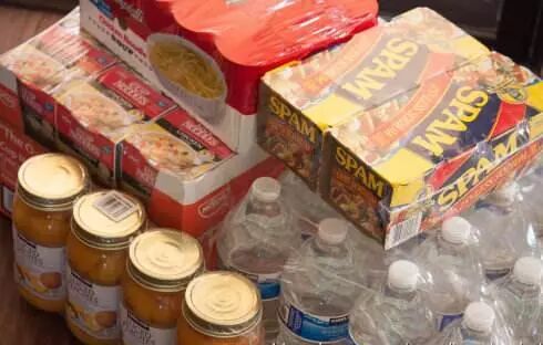 恐怖災難來臨，1.7萬中國人被困，天崩地裂人人絕望！這時，天空「轟隆隆「飛來6架大飛機，把人們都看呆了！ 靈異 第44張