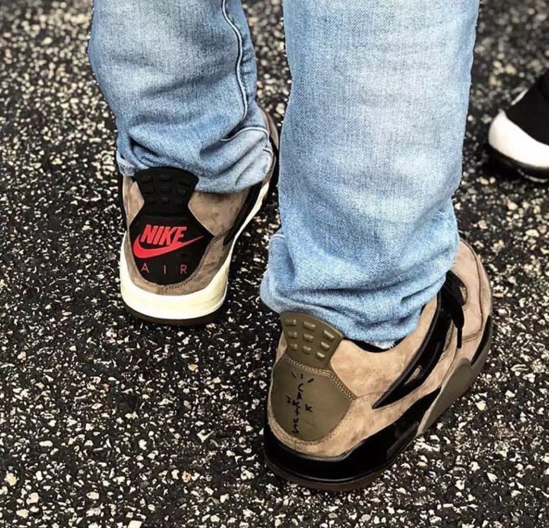 Travis scott x on sale air jordan 4