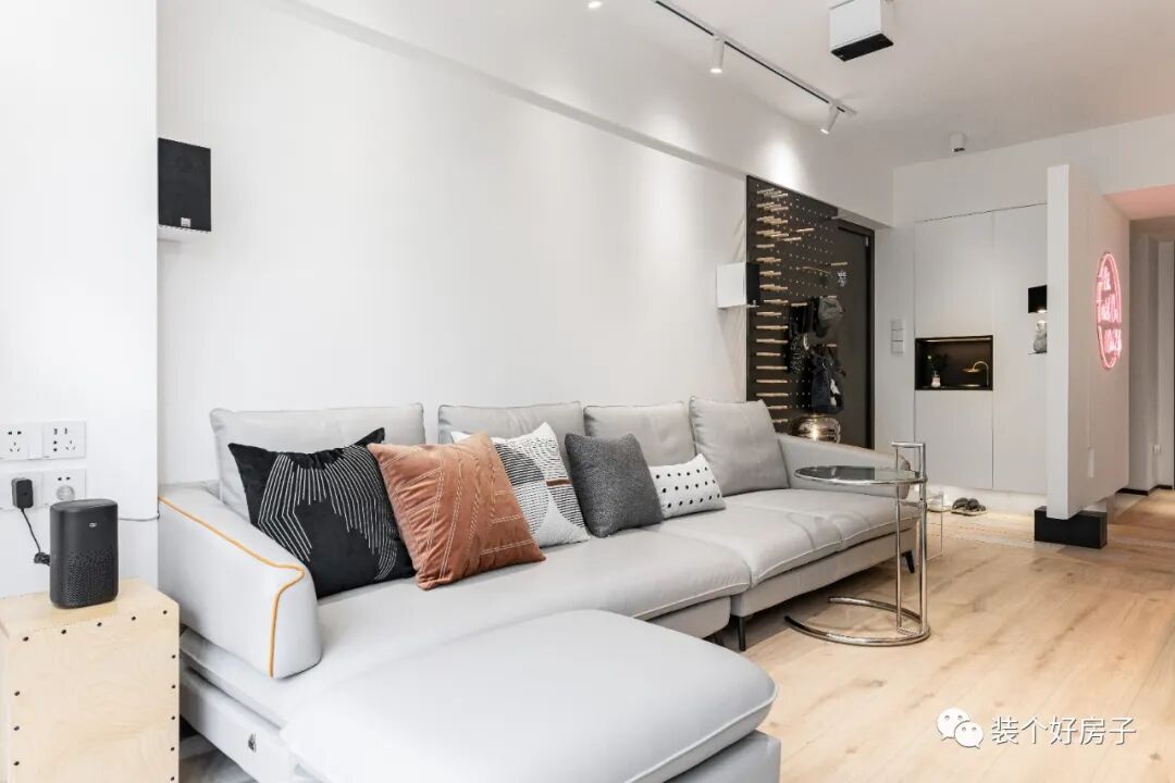 悬空电视柜高度_悬空电视柜高度和宽度_悬空电视柜做多高